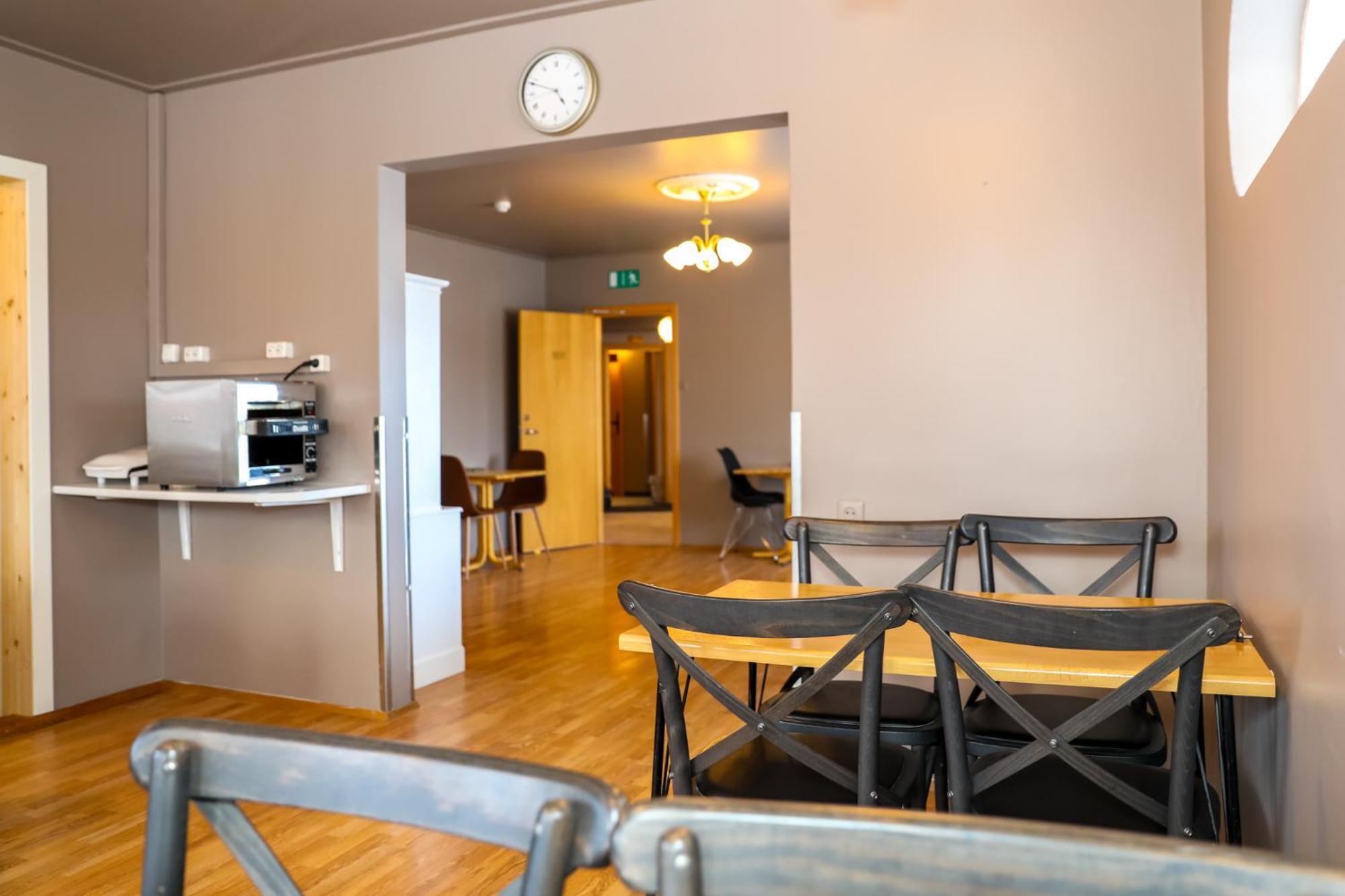 Akureyri Hostel Exterior photo