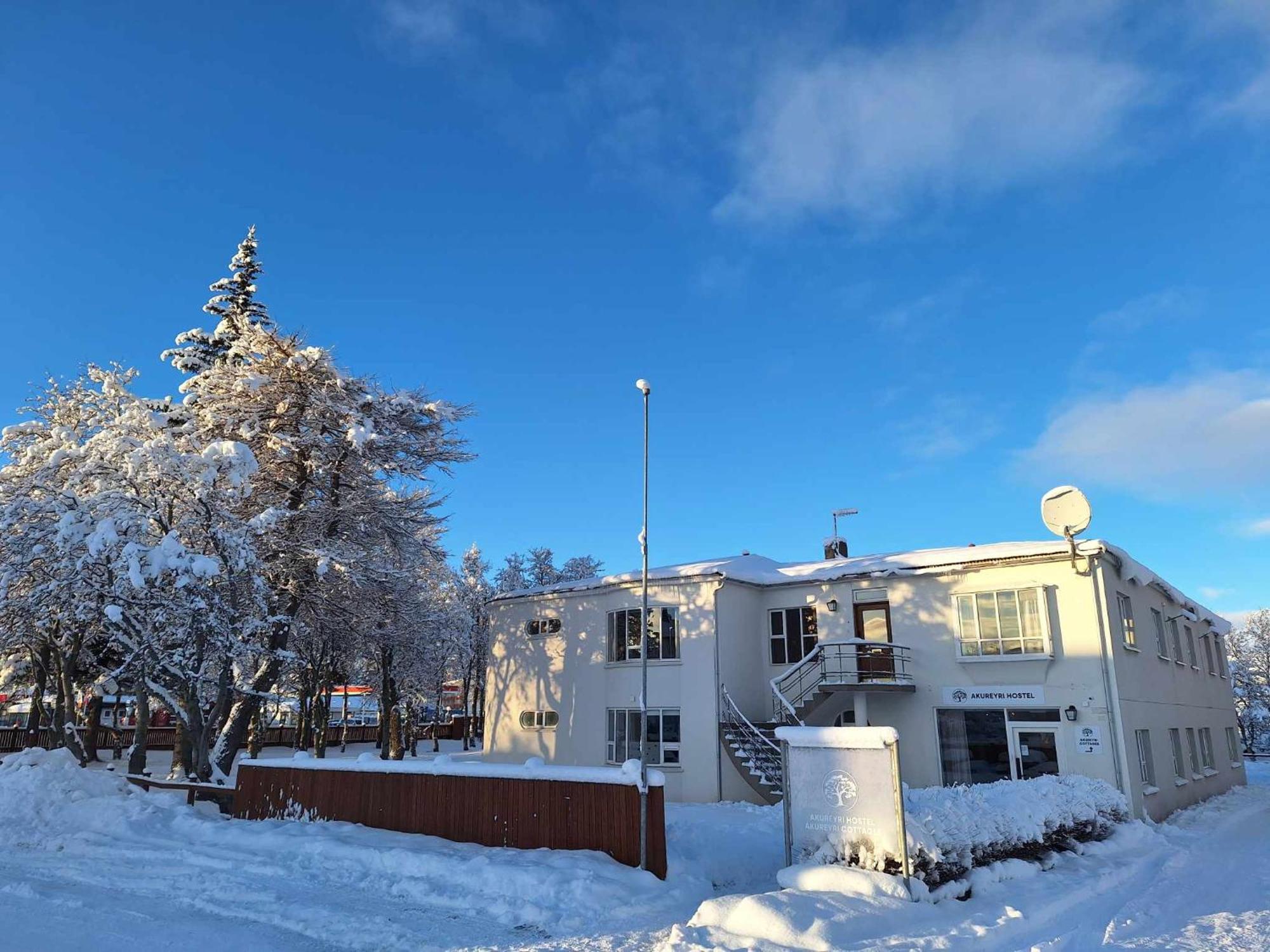 Akureyri Hostel Exterior photo